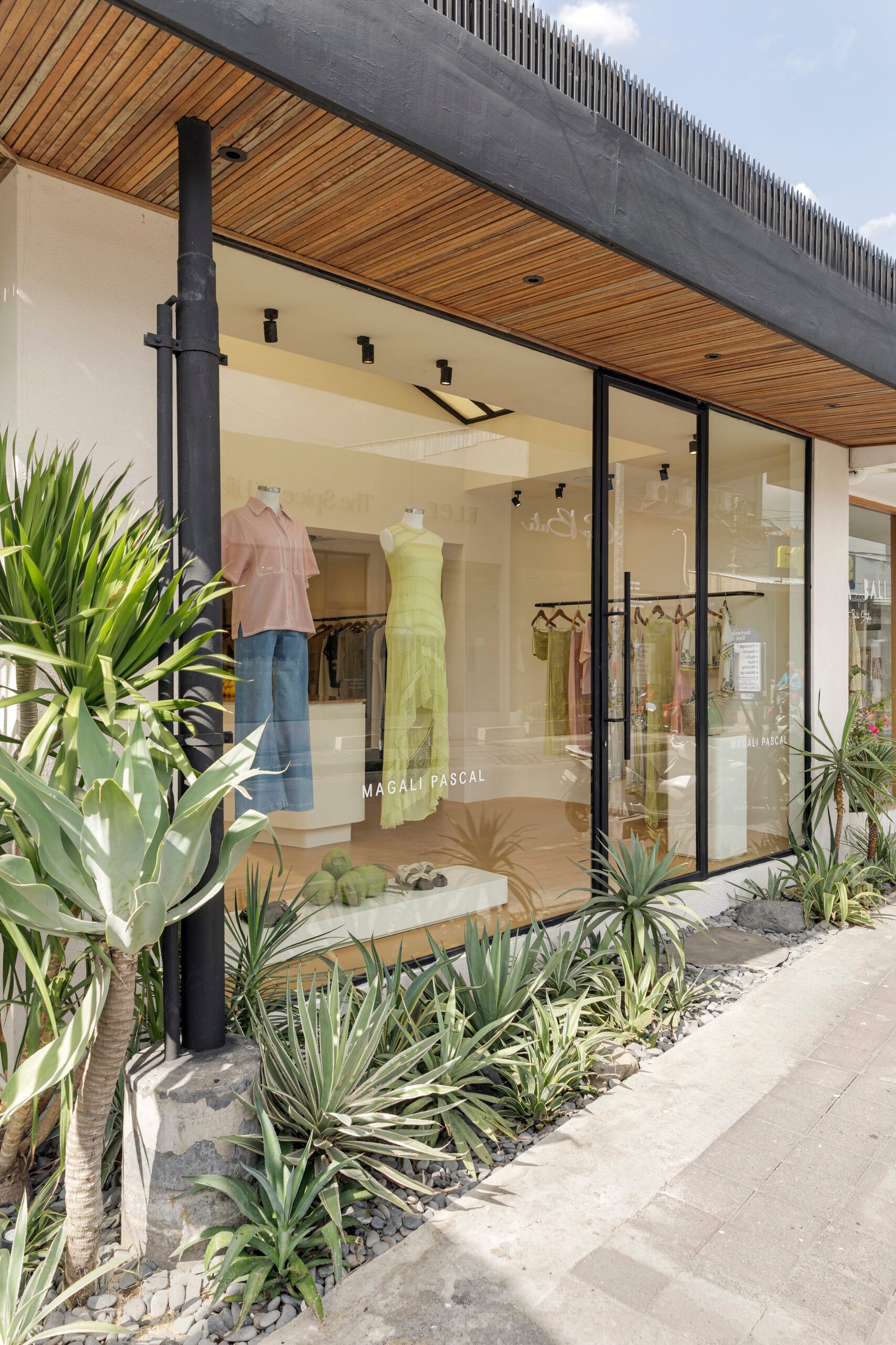 magali pascal store oberoi 4