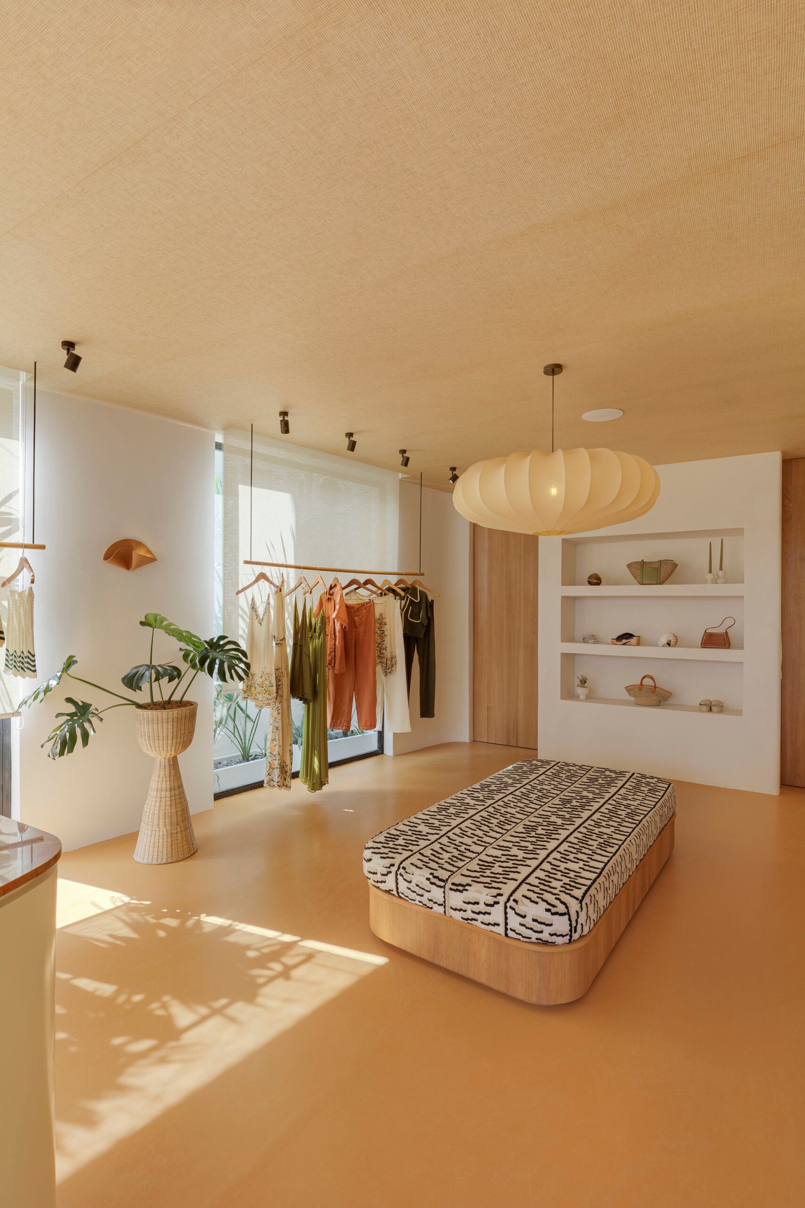 magali pascal store oberoi 8