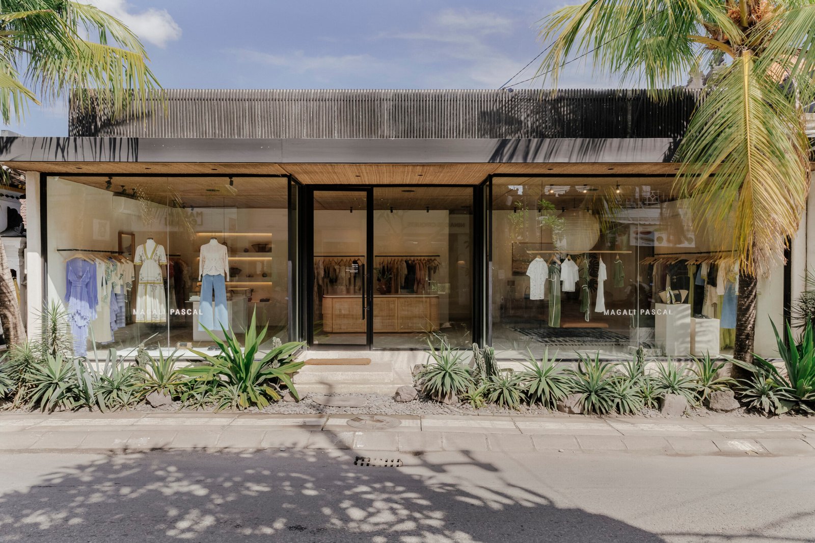 magali pascal store pererenan 1