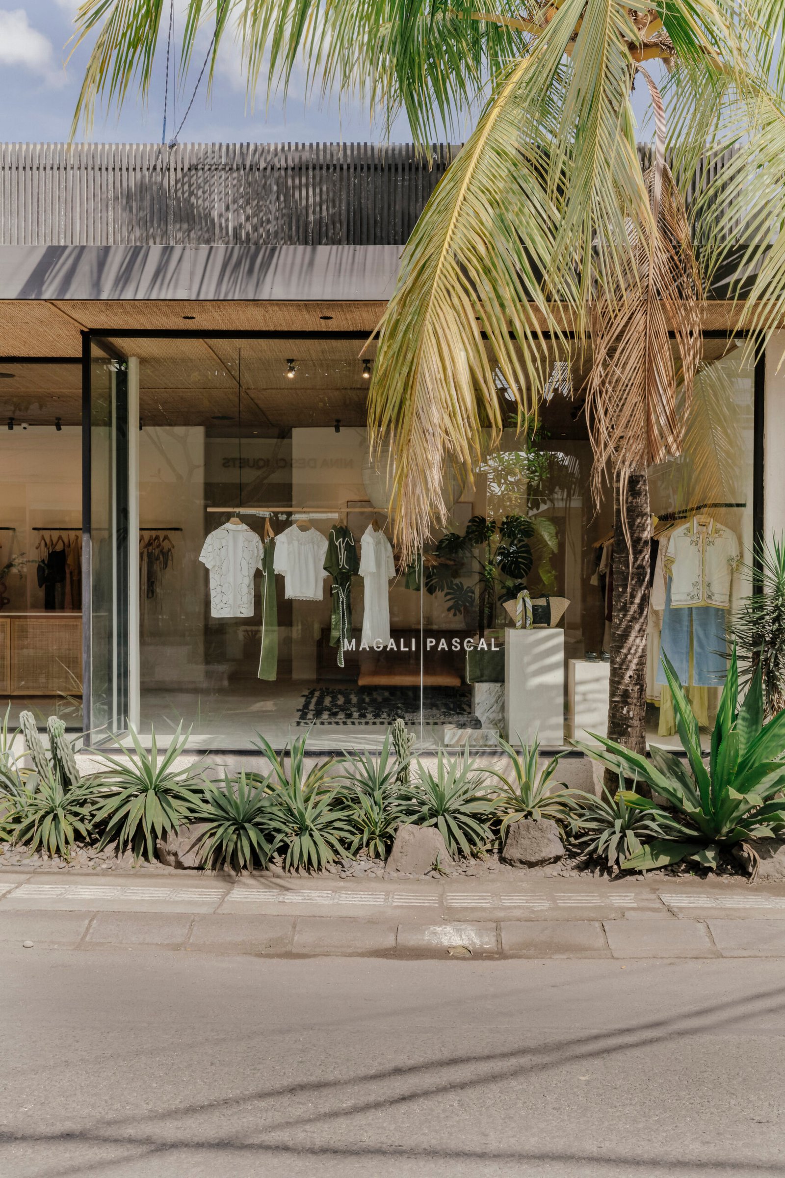 magali pascal store pererenan 2