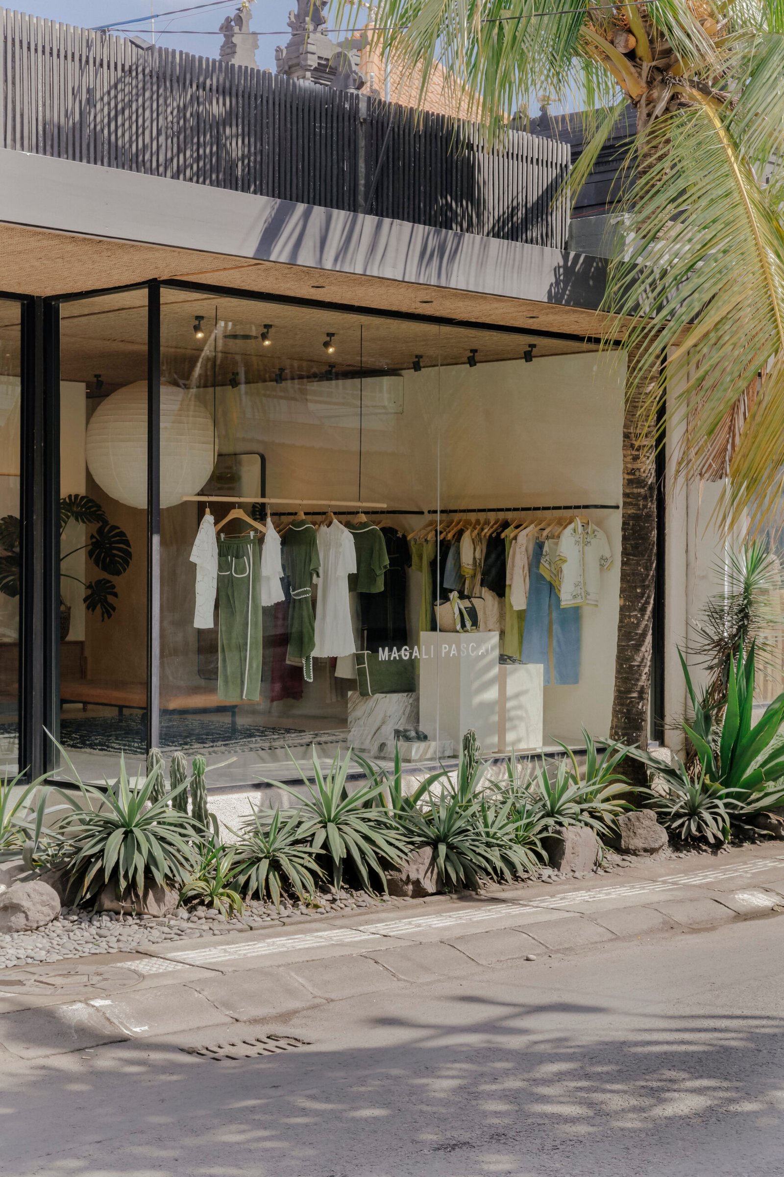 magali pascal store pererenan 4