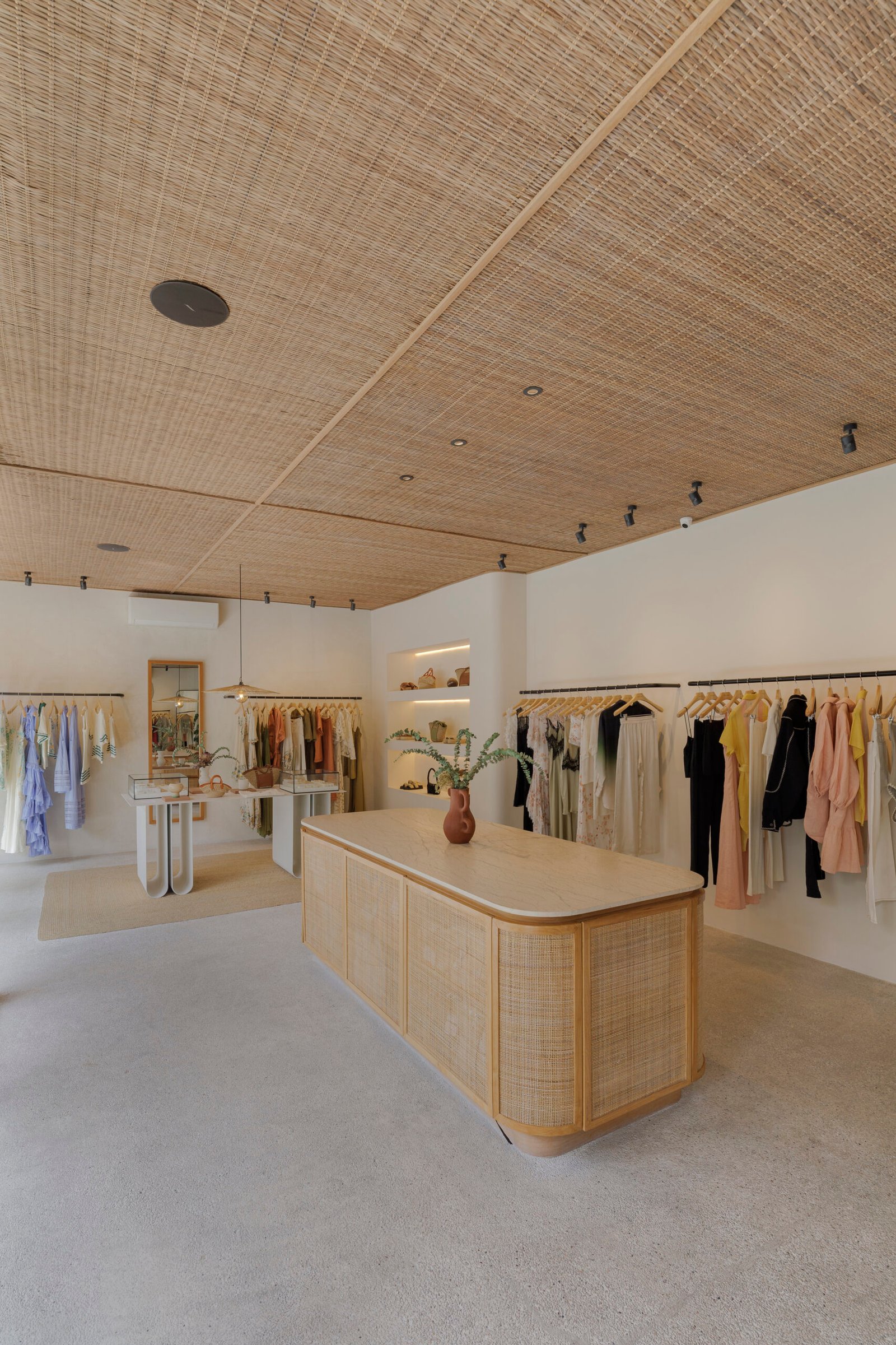 magali pascal store pererenan 5